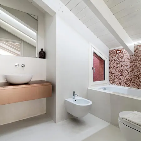 Ilaria's Loft - The House Of Travelers Appartement