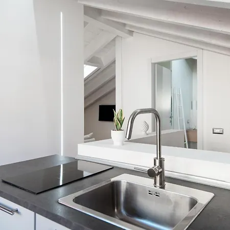 Ilaria's Loft - The House Of Travelers * Côme