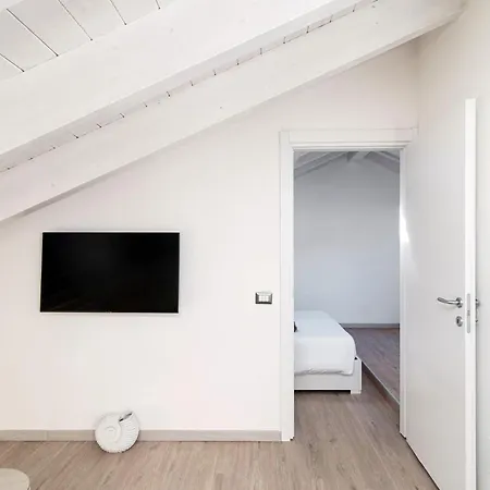 Ilaria's Loft - The House Of Travelers *