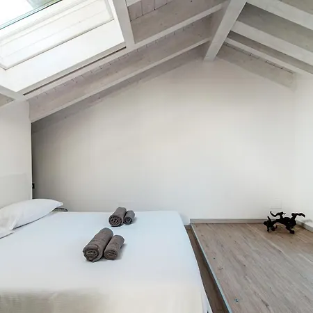 Apartment Ilaria's Loft - The House Of Travelers Como