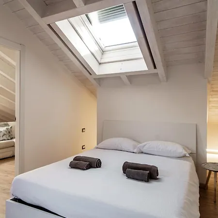 Apartment Ilaria's Loft - The House Of Travelers Como