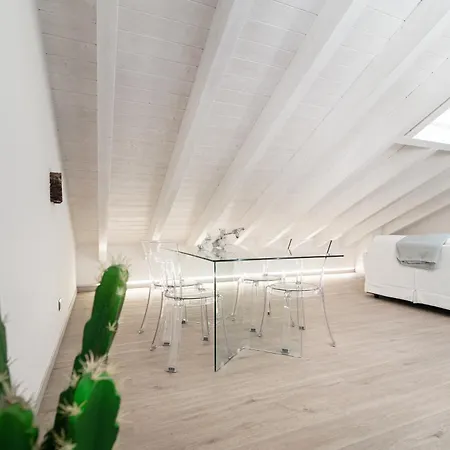 Ilaria's Loft - The House Of Travelers Côme